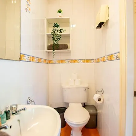 Tatil Evi 72 - Spacious Townhouse With Parking By Shortstays *