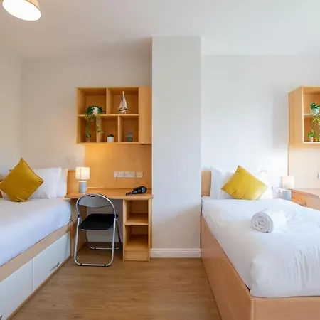 Сasa de vacaciones 72 - Spacious Townhouse With Parking By Shortstays Galway