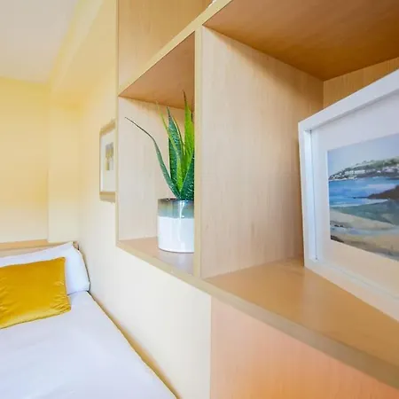 72 - Spacious Townhouse With Parking By Shortstays Сasa de vacaciones