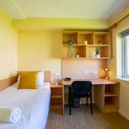 72 - Spacious Townhouse With Parking By Shortstays Tatil Evi Galway