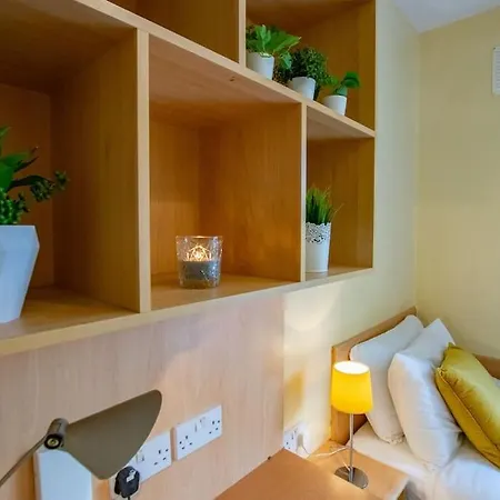 بيت للعطل 72 - Spacious Townhouse With Parking By Shortstays