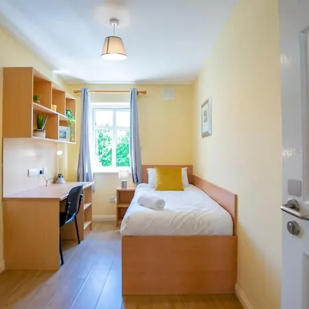 بيت للعطل 72 - Spacious Townhouse With Parking By Shortstays